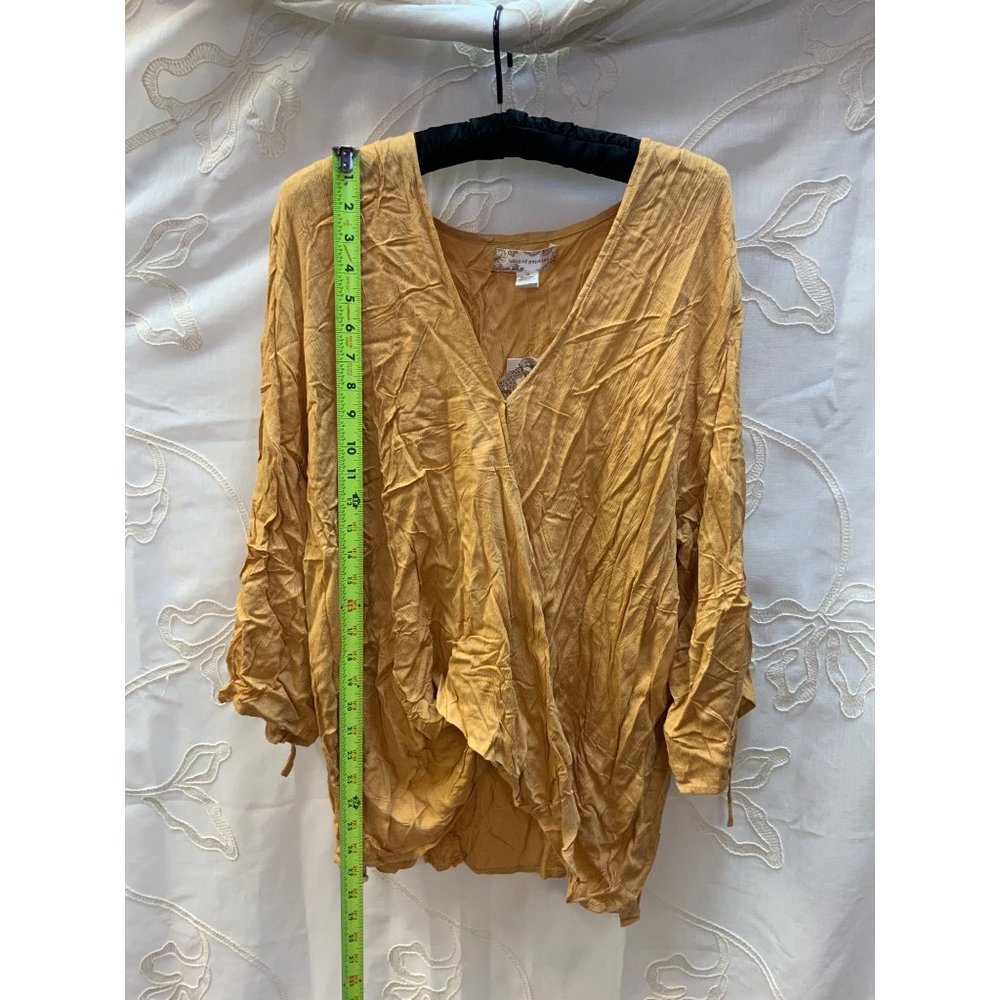 NWOT band of gypsies Yellow Long Sleeve tags removed for laundering Never worn - Picture 3 of 9